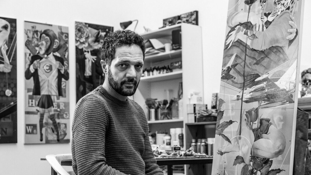 L'artista Mauro Molle nel suo studio romano